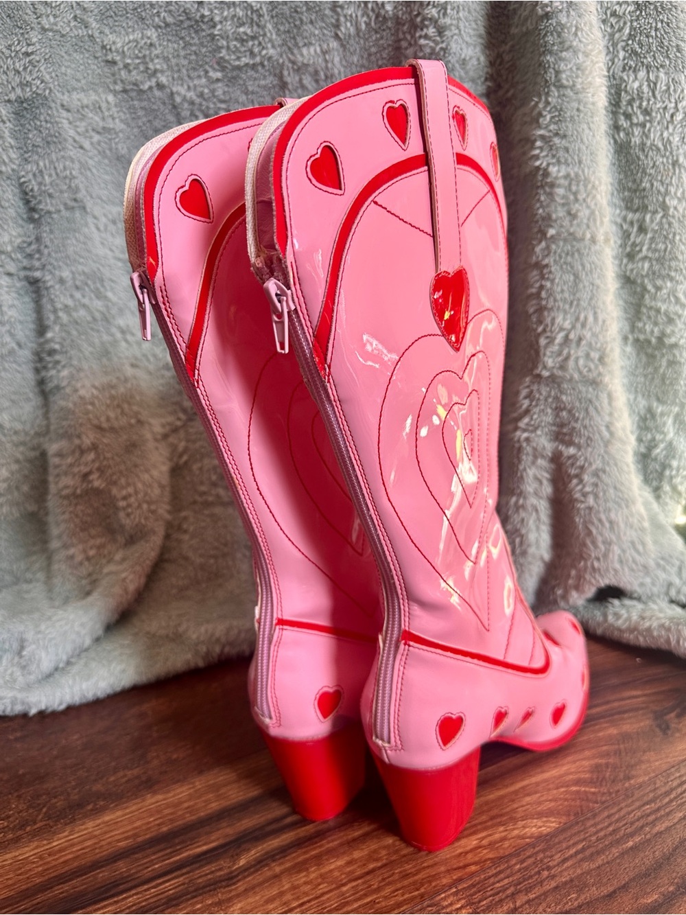 YRU Red Heart Space Cowgirl Boots Pink Womens 8 Heeled from Dollskill - Picture 4 of 16